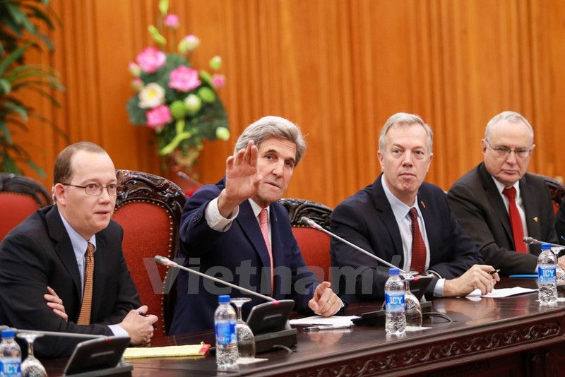 Hinh anh an tuong ve Ngoai truong My John Kerry tai Viet Nam-Hinh-12