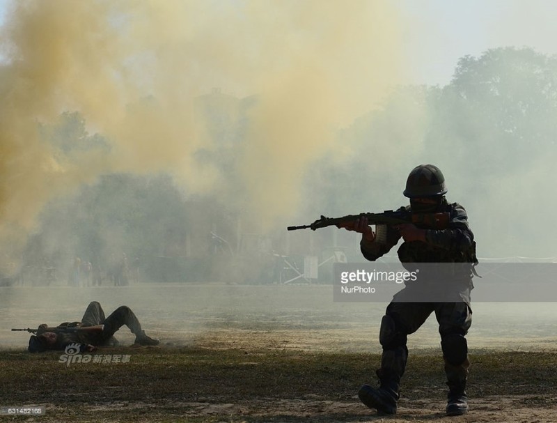 Dac biet cach Quan doi An Do goi thanh nien nhap ngu