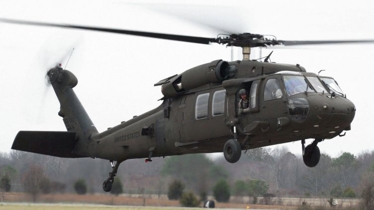 Truc thang UH-60V Black Hawk sap cat canh lan dau tien