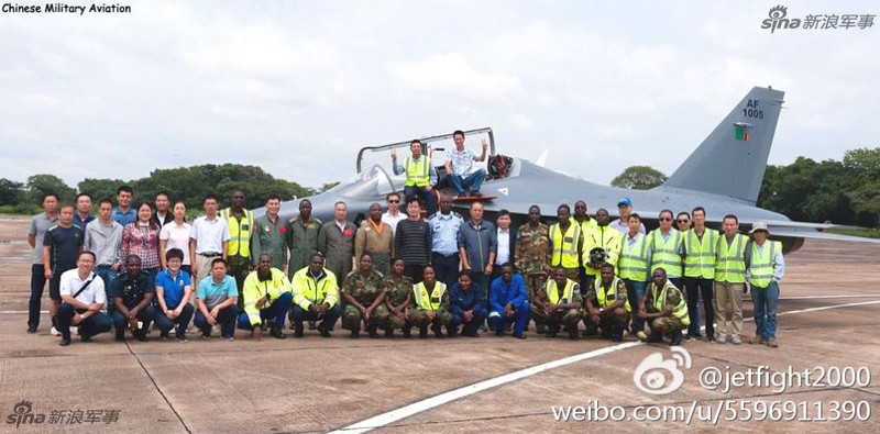 Can canh may bay huan luyen L-15 Trung Quoc ban cho Zambia