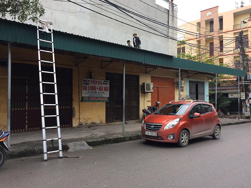 Nguoi Ha Long bac thang tu pha do mai ton lan via he-Hinh-3