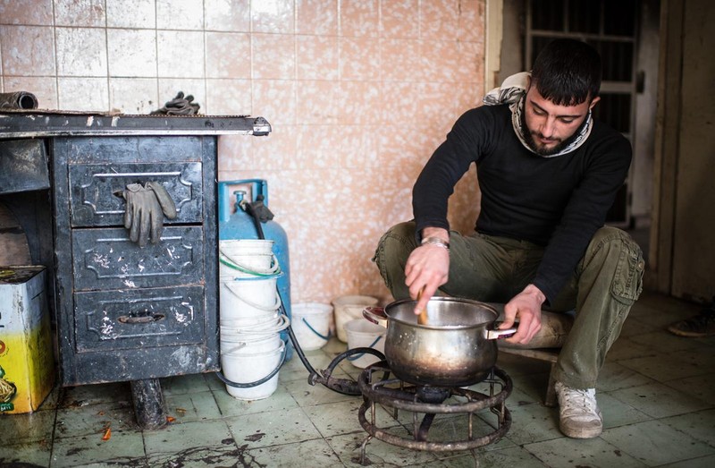 Lanh nguoi nha may vu khi cua phien quan IS o Syria-Hinh-8