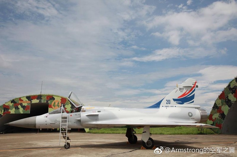 Dai Loan “tri an” 20 nam tiem kich Mirage 2000 phuc vu-Hinh-4