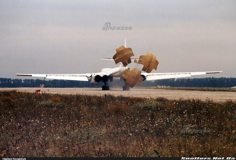 Tai sao Nga ton tien che tao lai &quot;phao dai bay&quot; Tu-160-Hinh-5