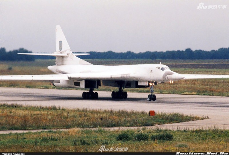 Tai sao Nga ton tien che tao lai &quot;phao dai bay&quot; Tu-160-Hinh-9