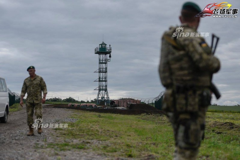 Nga-Ukraine: Tu anh em tot den xay tuong doc bien gioi-Hinh-6