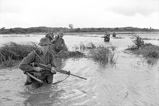 Oai am vu khi khien My &quot;chet khiep&quot; trong CT Viet Nam-Hinh-7