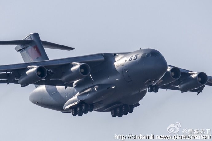 Lo dien van tai co Trung Quoc soan ngoi &quot;ngua tho&quot; IL-76-Hinh-6