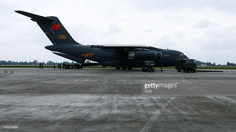 Lo dien van tai co Trung Quoc soan ngoi &quot;ngua tho&quot; IL-76-Hinh-9