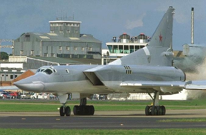 Nhung hung than canh cup canh xoe (1): Tu-22M cua Lien Xo-Hinh-4