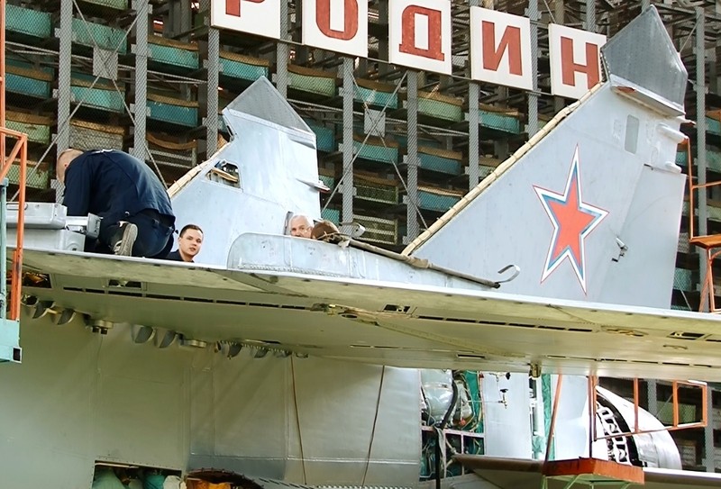 Kham pha bi mat noi hien dai hoa sieu co MiG-31-Hinh-10