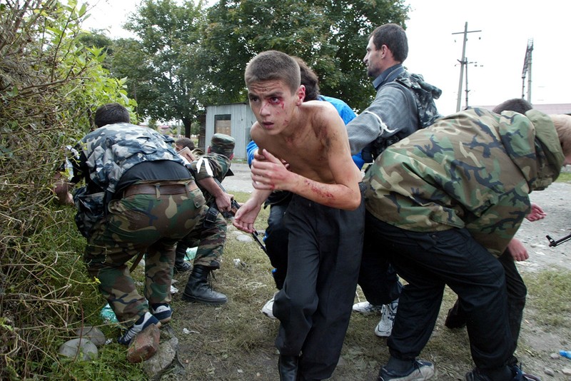 Tham kich vu khung bo Beslan sau 13 nam nhin lai-Hinh-9