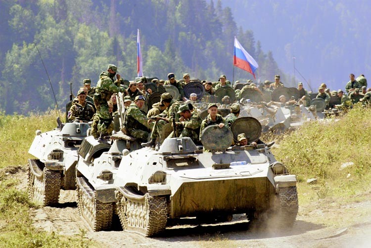 Chien tranh Gruzia: Quan doi Nga mang on NATO-Hinh-5