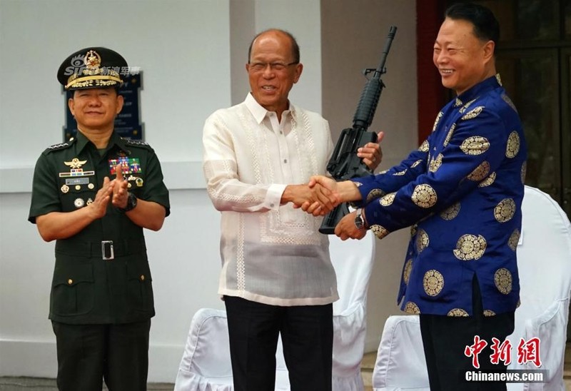 Trung Quoc vien tro M16 cho Philippines, My “tuc no mat&quot;