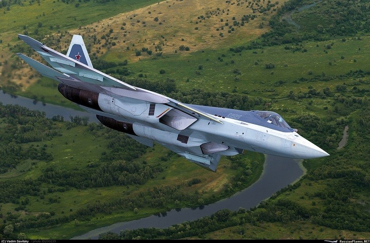 Chua kip bien che Su-57 Nga suyt roi, phai ha canh khan cap-Hinh-11