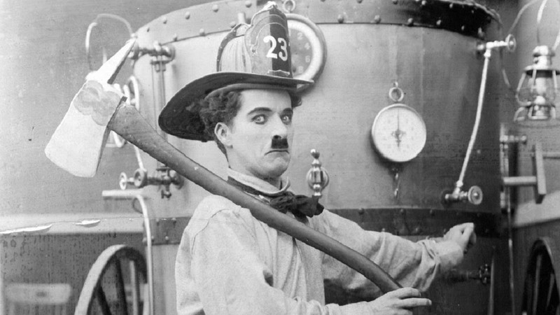 Noi am anh khung khiep thoi tho au cua than dong tau hai Charlie Chaplin-Hinh-3