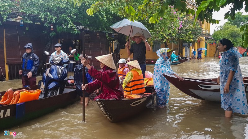 Kiem tien trieu moi ngay khi pho co Hoi An chim trong nuoc lu-Hinh-6