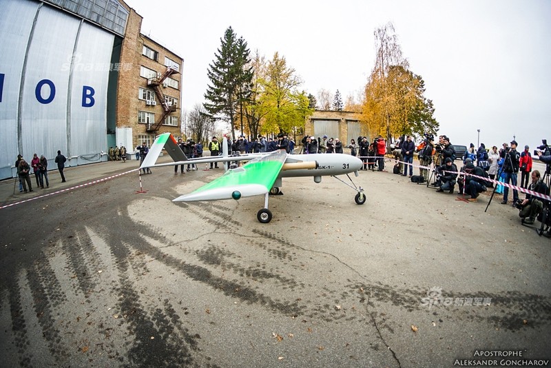 Theo sat got Nga: Ukraine cho ra mat UAV da nhiem-Hinh-2