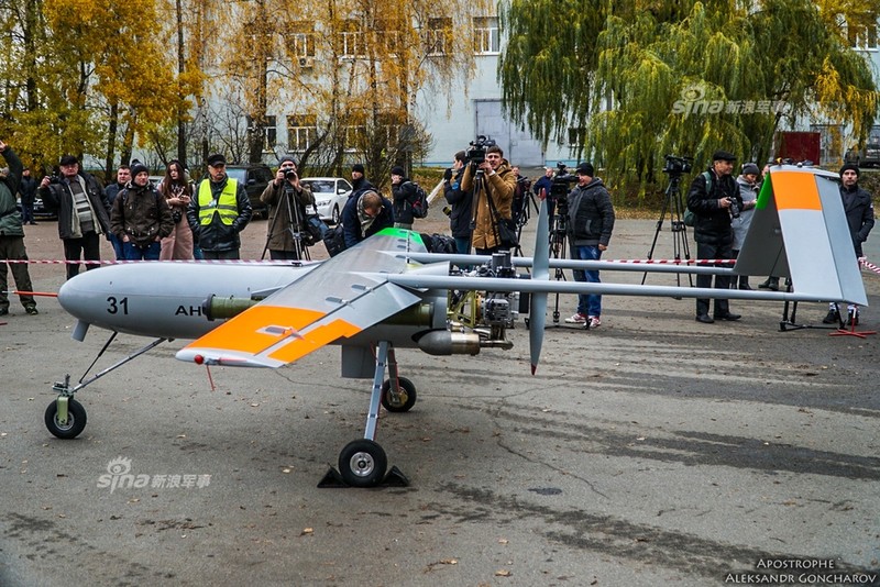 Theo sat got Nga: Ukraine cho ra mat UAV da nhiem-Hinh-7