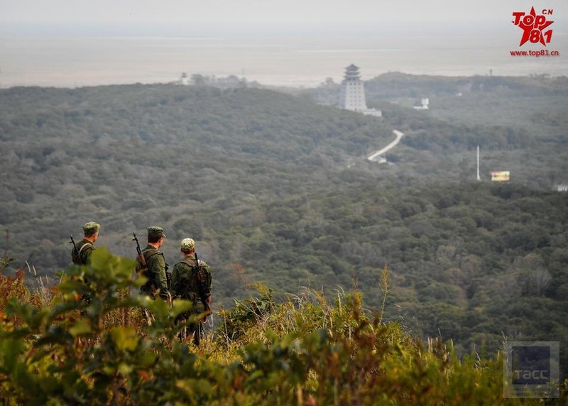 Kinh ngac tuyen bien gioi giua hai cuong quoc hat nhan chau A