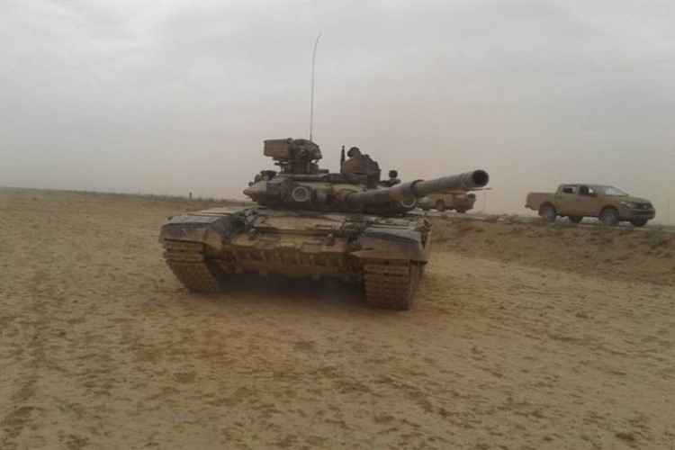 IS phuc kich, ban chay sieu tang T-90 cua quan doi Syria-Hinh-7
