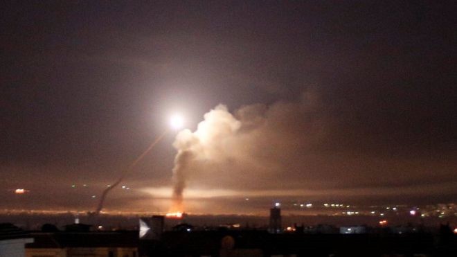 Nga: 28 may bay Israel phong 70 ten lua vao cac muc tieu o Syria