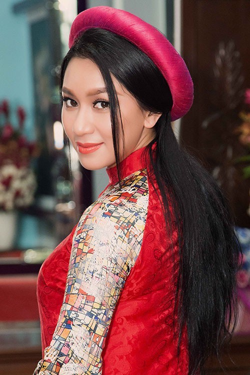 Nguoi dep Sai Gon: “Khong mac sexy thi chang biet Y Phung la ai“-Hinh-7
