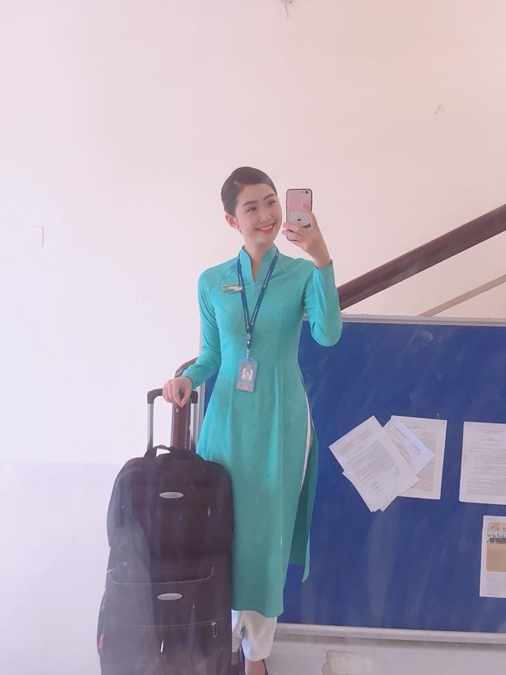 Ngan ngo ngam nhan sac nu tiep vien Vietnam Airlines di thi hoa hau-Hinh-11