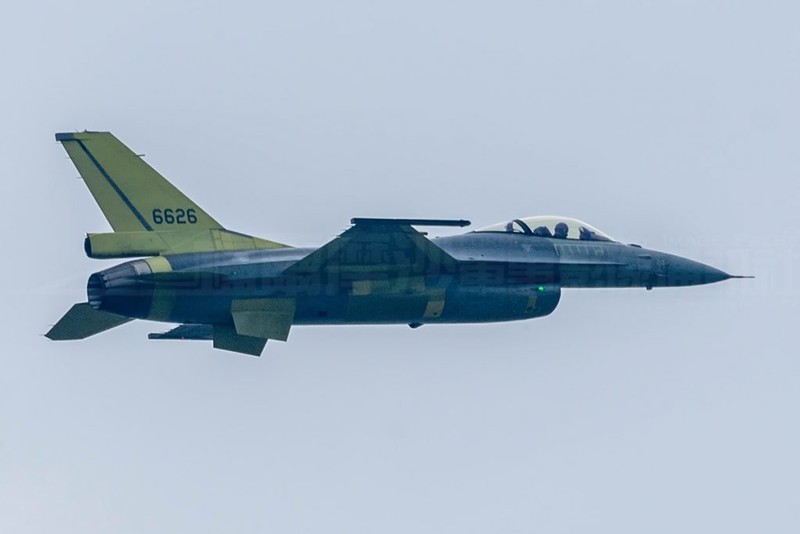 Tung bien the nang cap F-16V, Dai Loan coi thuong Su-35 Trung Quoc