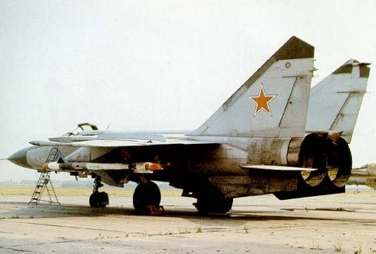 Nhin lai cuoc dao tau the ky cua phi cong Mig-25 Lien Xo-Hinh-11