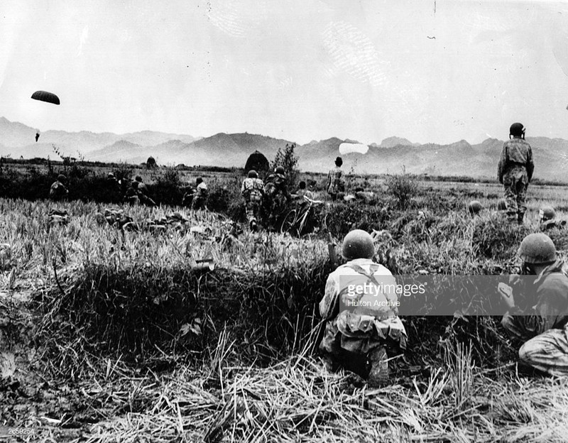 Nhung buc anh hiem co ve cuoc do bo cua Phap xuong Dien Bien Phu-Hinh-5