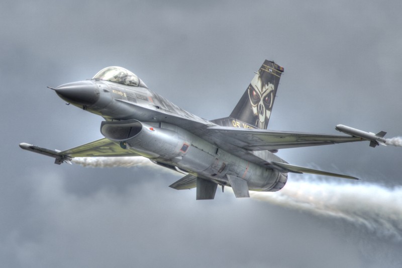 May bay F-16 phat no, hai “dong nghiep” chet oan-Hinh-9