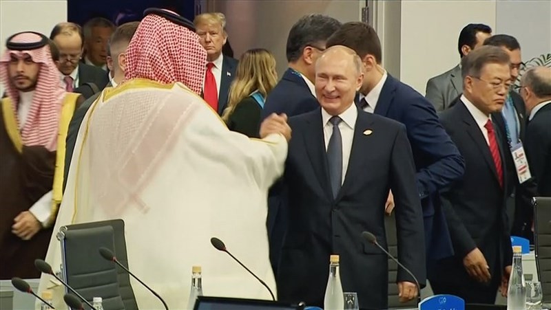 Man bat tay giua ong Putin va thai tu Saudi Arabia gay chu y
