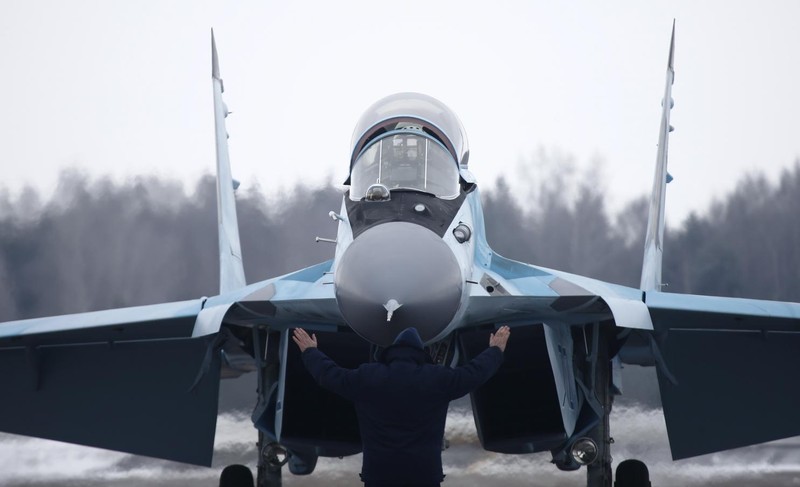 MiG-35 cua Nga khoe kha nang cat canh gan nhu thang dung-Hinh-5