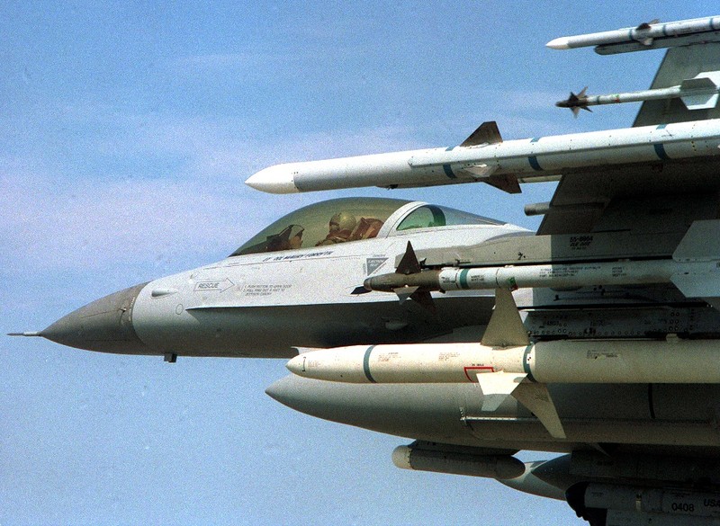 Tiem kich F-16 duoc trang bi vu khi nao khi ve VN?-Hinh-6