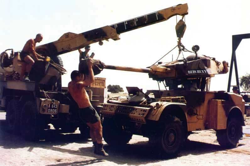 Choang voi cach Quan doi Lybia bien Humvee thanh phao tu hanh-Hinh-8