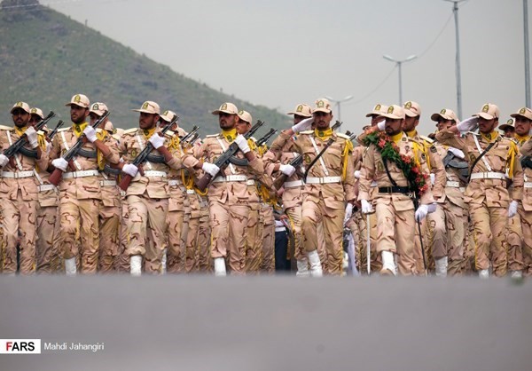Iran duyet binh quy mo ky niem 40 nam Cach mang Hoi giao-Hinh-4