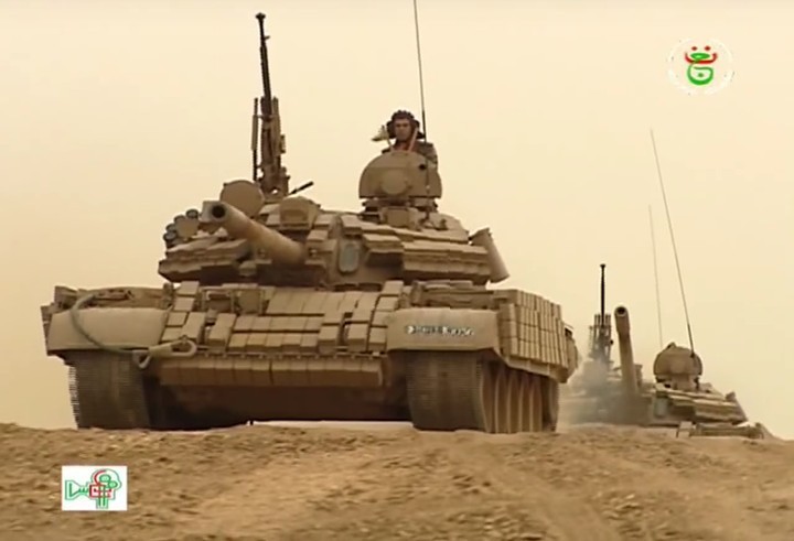 Xe tang T-55 cua Algeria boc giap “khung”, Viet Nam co the tham khao-Hinh-10