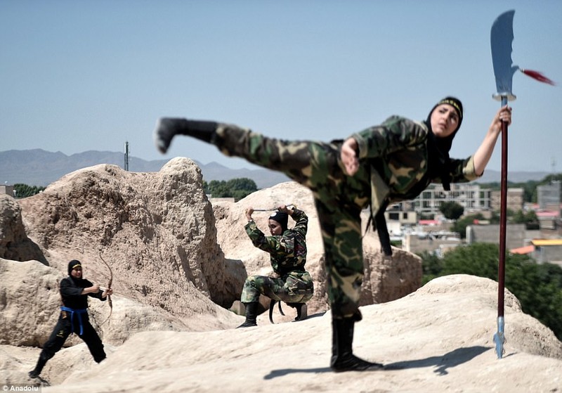 La doi quan Hoi giao, Iran van co luc luong dac nhiem toan nu-Hinh-11