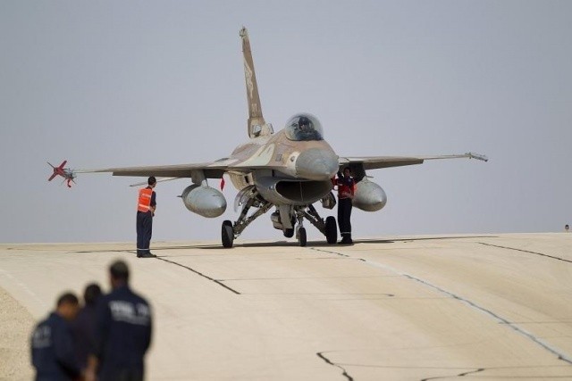 Bulgaria “che ong che eo” chien dau co F-16 cua My-Hinh-4
