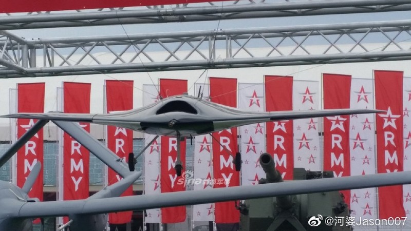 Can canh UAV tang hinh Nga lan dau mang den Army-2019