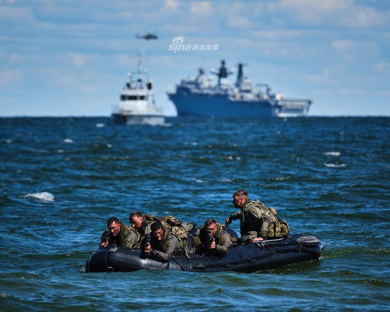 NATO keo 3.000 quan di dien tap do bo “treu nguoi” Nga