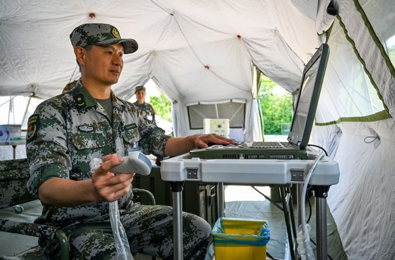 Lan dau tien trong lich su, thiet giap Trung Quoc lan banh o chau Au-Hinh-6