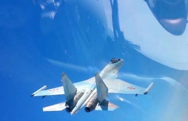 Can canh chien dau co Su-35 Trung Quoc moi dua vao bien Dong-Hinh-9