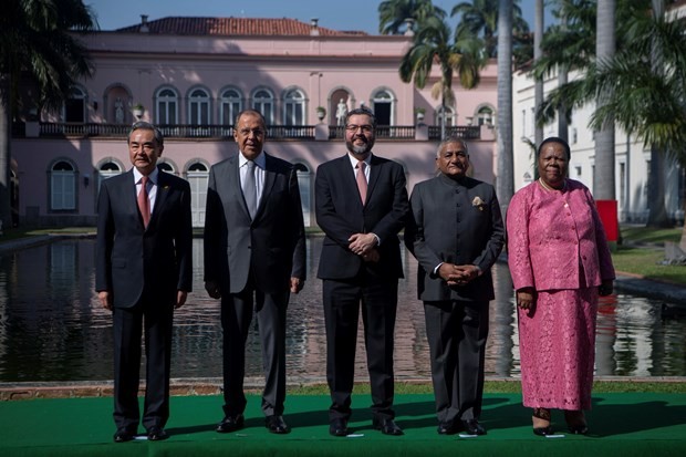 Cac nuoc BRICS keu goi ngan tai tro cho khung bo