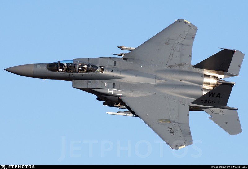 My mang F-15 gan bom chum toi Trung Dong, tau chien Iran coi chung!-Hinh-8