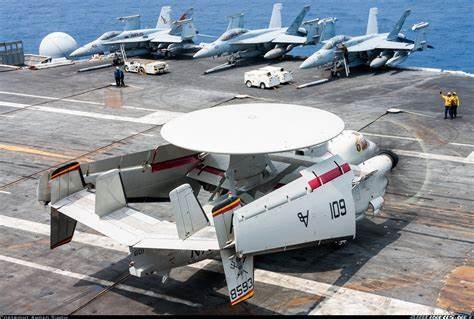 E-2D Hawkeye ha canh loi gay tai nan, thiet hai hon 2 trieu USD-Hinh-8