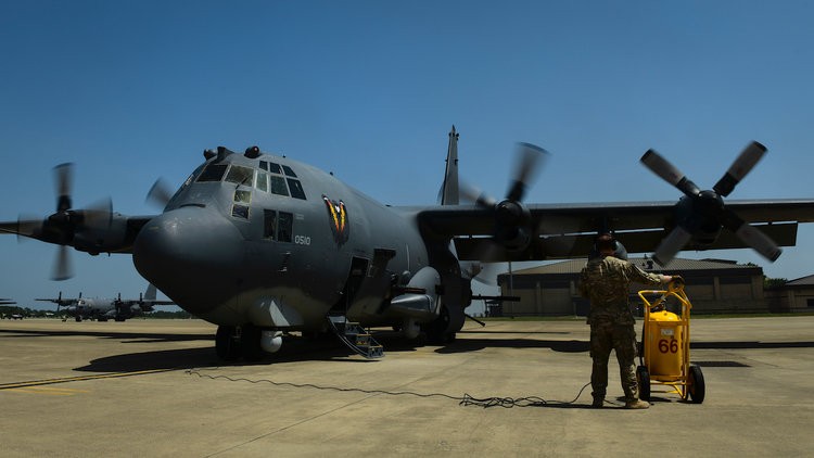 Sieu van tai co AC-130: Vu khi yem tro lung danh nuoc My