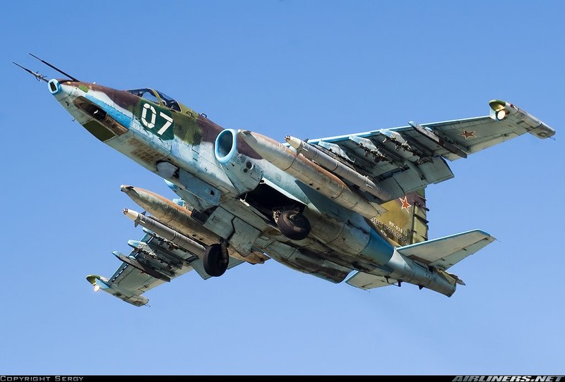 Cuong kich Su-25 roi tan tanh khien Nga dau dau tim nguyen nhan-Hinh-3