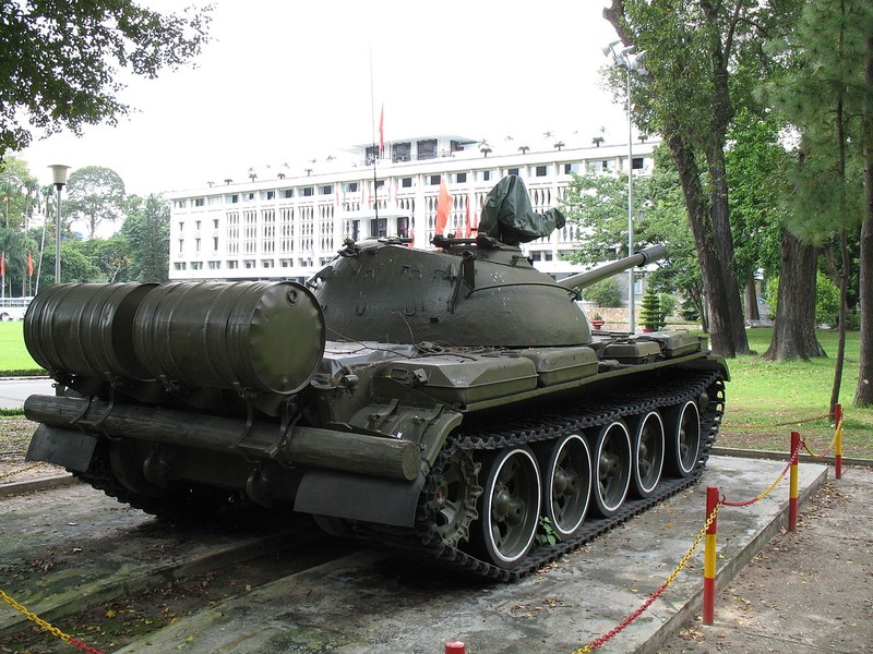 Hoa luc xe tang T-62 va T-54/55 Viet Nam khac nhau ra sao?-Hinh-6
